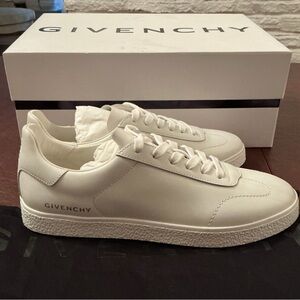 Classy Givenchy Women’s White Leather Sneakers S38, approx. 7.5 to 8 U.S.